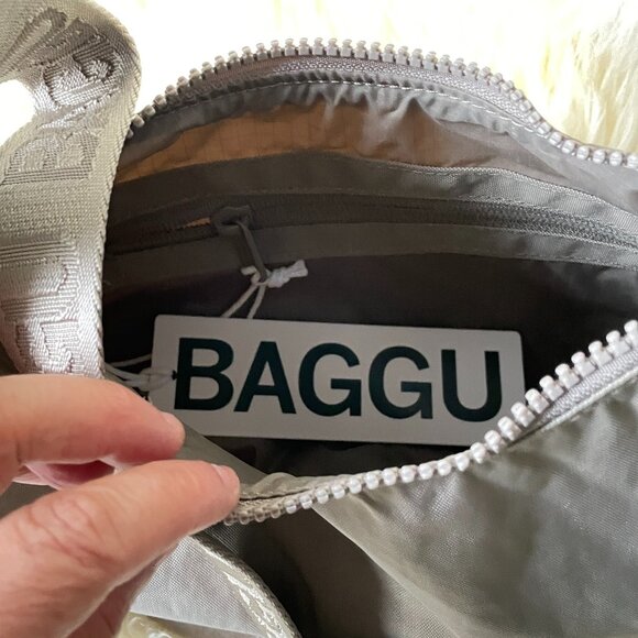 NWT Baggu Small Crescent Bag - Dove - Picture 4 of 9